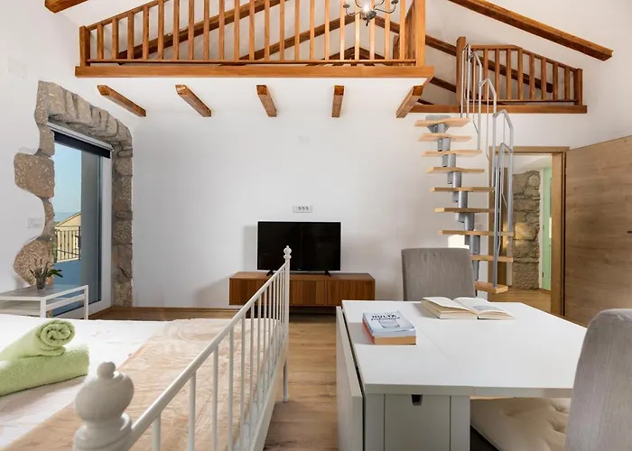 Paesana Heritage House בית נופש Garica