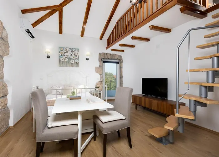 Paesana Heritage House *