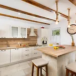 Paesana Heritage House *