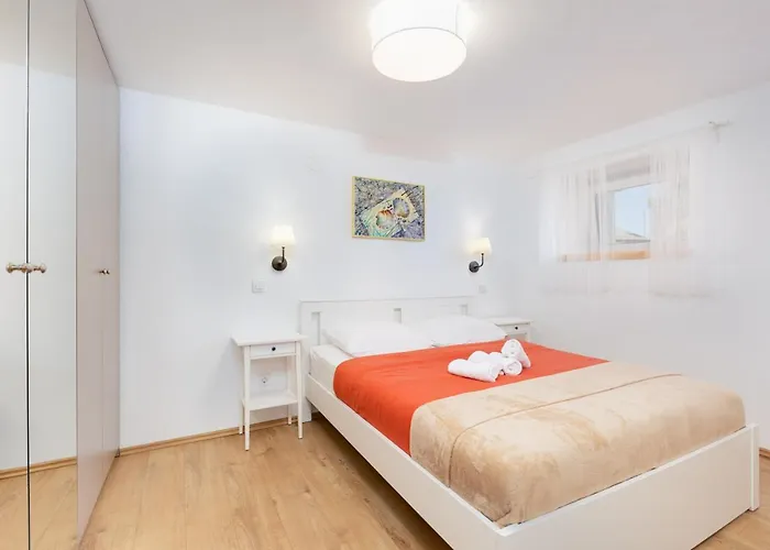 Paesana Heritage House *