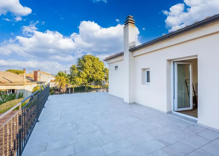 Paesana Heritage House Ferienhaus Garica