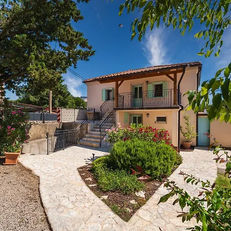 Paesana Heritage House * Garica
