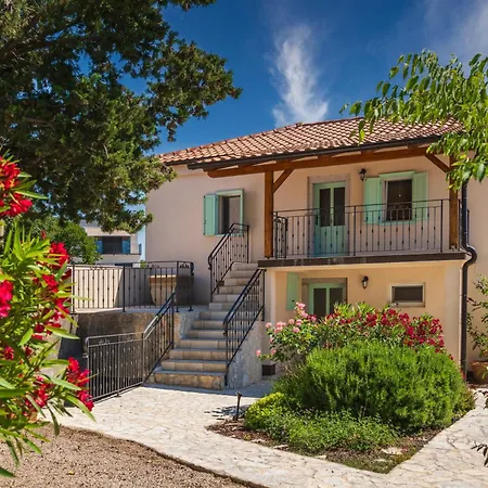 Paesana Heritage House * Garica